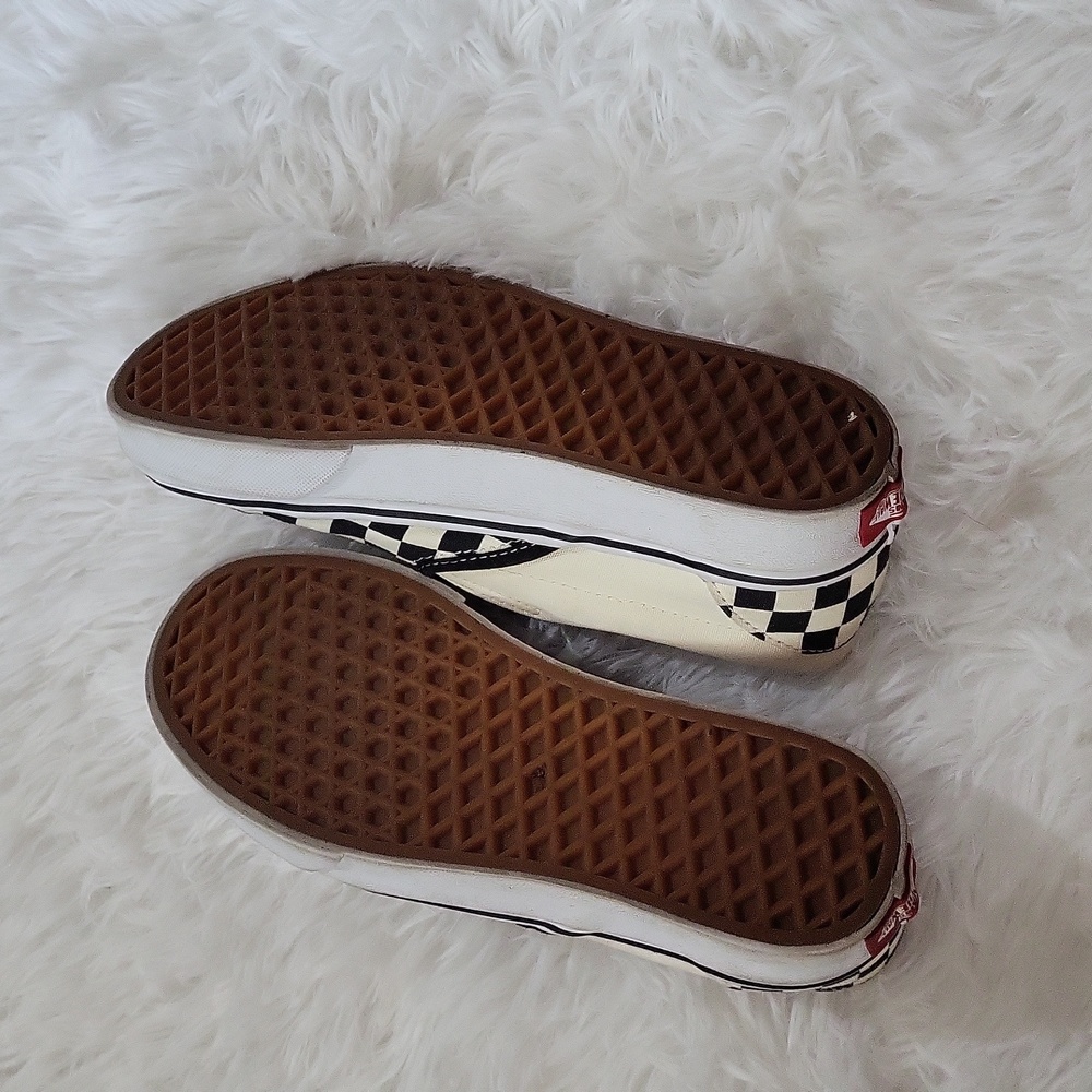 Vans - Picture 2 of 3